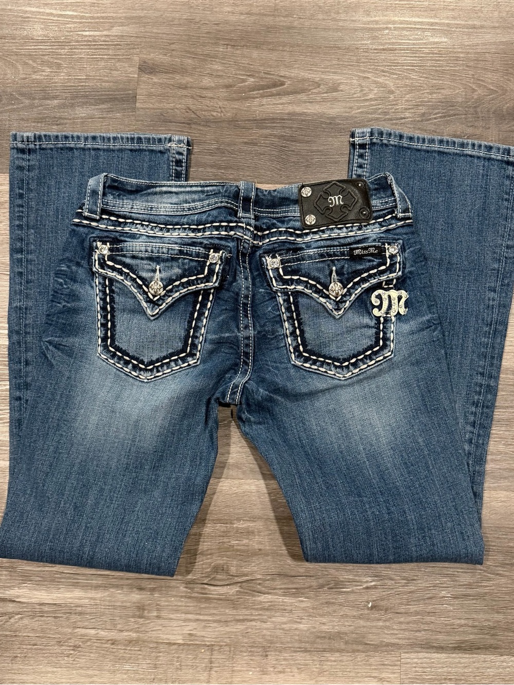 Miss Me Women’s Low Rise Boot Jeans With Stitching Detail Size 29 - Picture 9 of 10